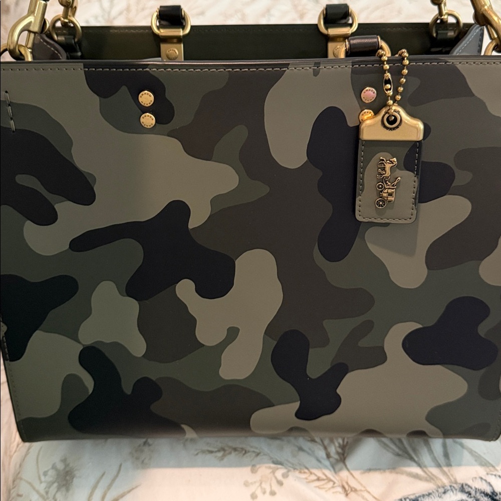 Rogue Bag With Camo Print *Includes all straps* Never Used - Picture 4 of 14